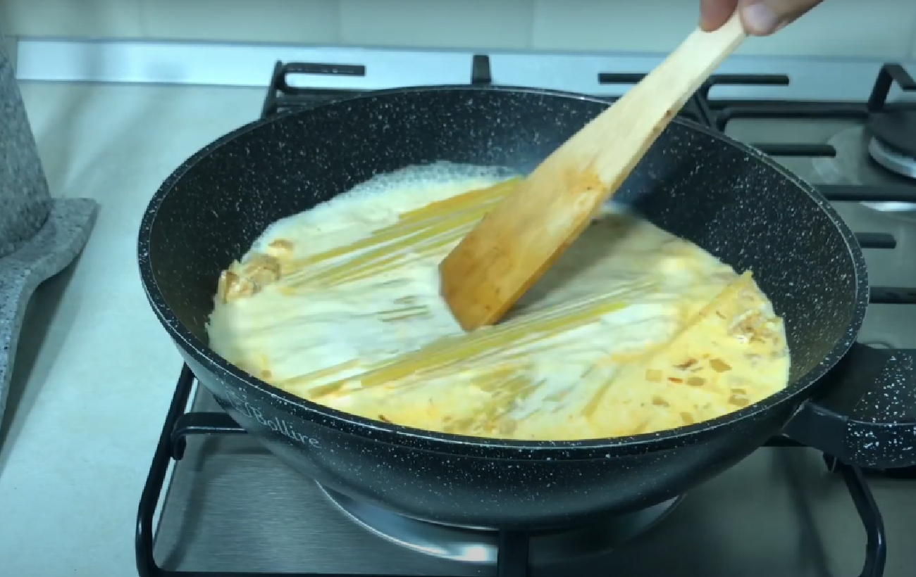 Паста з куркою та шпинатом: рецепт смачної страви для всієї родини